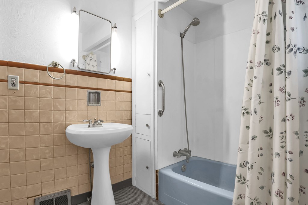 1910 Crider Road, Mansfield, Ohio 44903, 2 Bedrooms Bedrooms, ,1 BathroomBathrooms,Residential,For Sale,Crider Road,9069409