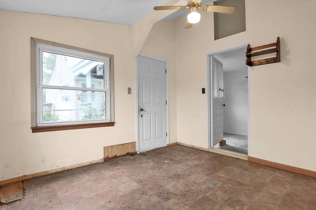 1910 Crider Road, Mansfield, Ohio 44903, 2 Bedrooms Bedrooms, ,1 BathroomBathrooms,Residential,For Sale,Crider Road,9069409