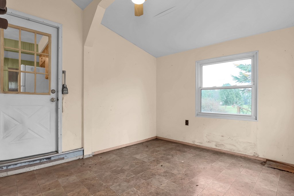 1910 Crider Road, Mansfield, Ohio 44903, 2 Bedrooms Bedrooms, ,1 BathroomBathrooms,Residential,For Sale,Crider Road,9069409