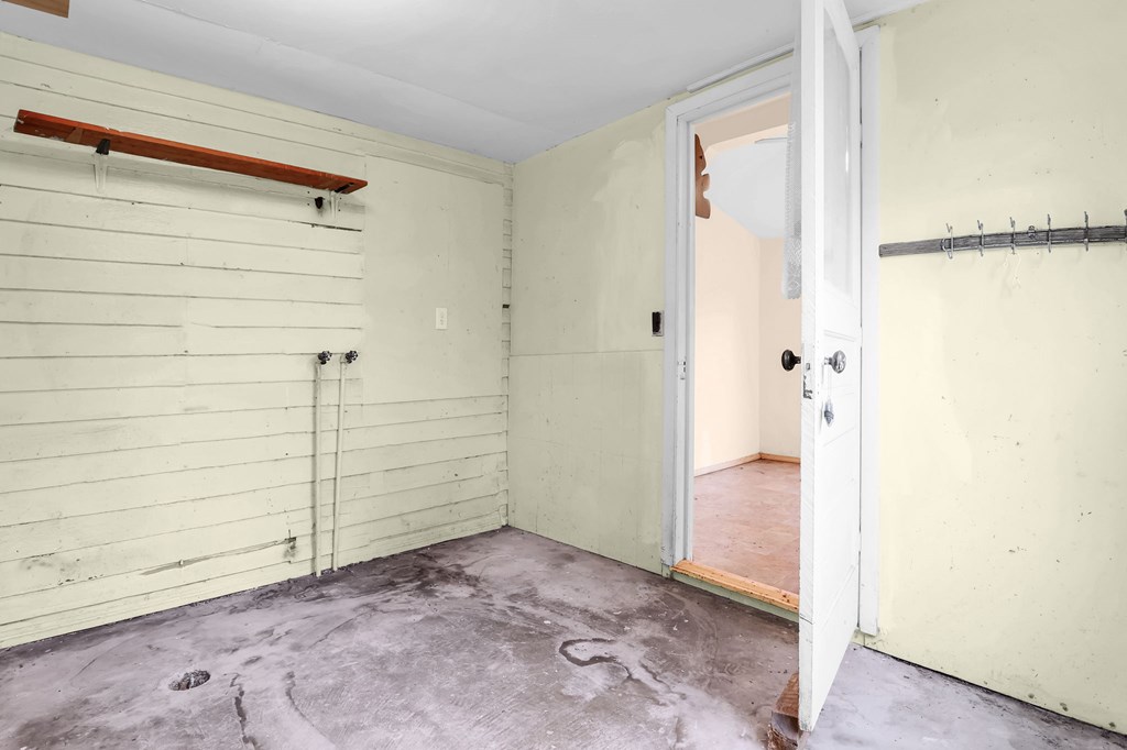 1910 Crider Road, Mansfield, Ohio 44903, 2 Bedrooms Bedrooms, ,1 BathroomBathrooms,Residential,For Sale,Crider Road,9069409