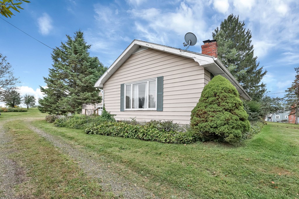 1910 Crider Road, Mansfield, Ohio 44903, 2 Bedrooms Bedrooms, ,1 BathroomBathrooms,Residential,For Sale,Crider Road,9069409