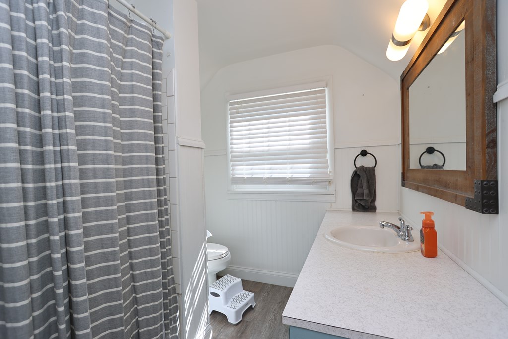 846 Thorne Avenue, Wooster, Ohio 44691, 4 Bedrooms Bedrooms, ,2 BathroomsBathrooms,Residential,For Sale,Thorne Avenue,9069410