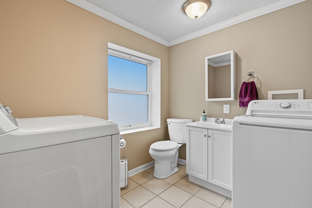 99 Scotland Blvd, Mansfield, Ohio 44906, 3 Bedrooms Bedrooms, ,1 BathroomBathrooms,Residential,For Sale,Scotland Blvd,9069412