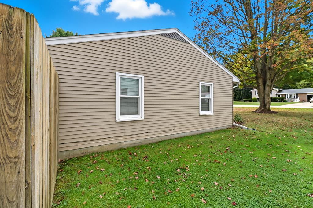 99 Scotland Blvd, Mansfield, Ohio 44906, 3 Bedrooms Bedrooms, ,1 BathroomBathrooms,Residential,For Sale,Scotland Blvd,9069412