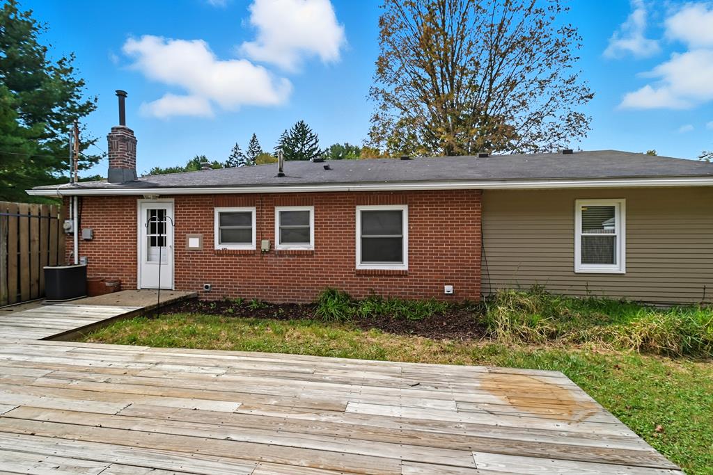 99 Scotland Blvd, Mansfield, Ohio 44906, 3 Bedrooms Bedrooms, ,1 BathroomBathrooms,Residential,For Sale,Scotland Blvd,9069412