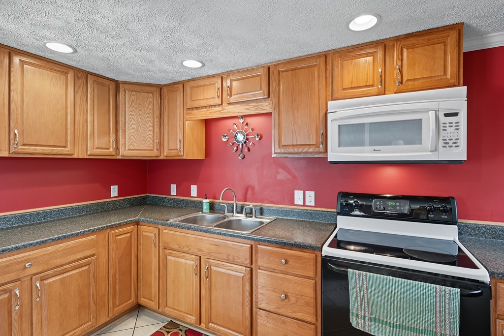 99 Scotland Blvd, Mansfield, Ohio 44906, 3 Bedrooms Bedrooms, ,1 BathroomBathrooms,Residential,For Sale,Scotland Blvd,9069412