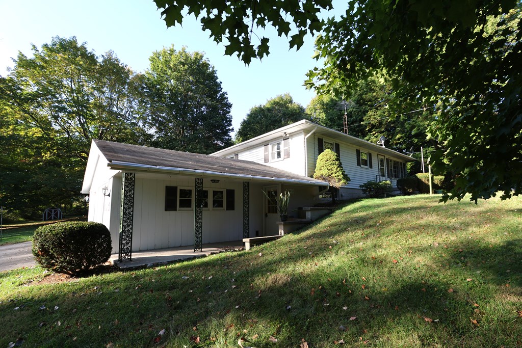 4451 Beam Road, Crestline, Ohio 44827, 3 Bedrooms Bedrooms, ,2 BathroomsBathrooms,Residential,For Sale,Beam Road,9069436