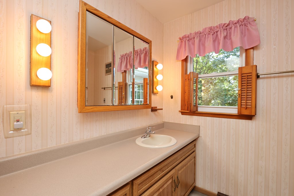 4451 Beam Road, Crestline, Ohio 44827, 3 Bedrooms Bedrooms, ,2 BathroomsBathrooms,Residential,For Sale,Beam Road,9069436