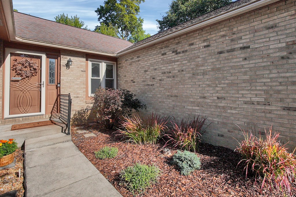 452 Plankton Place, Columbus, Ohio 43213, 3 Bedrooms Bedrooms, ,1 BathroomBathrooms,Residential,For Sale,Plankton Place,9069437