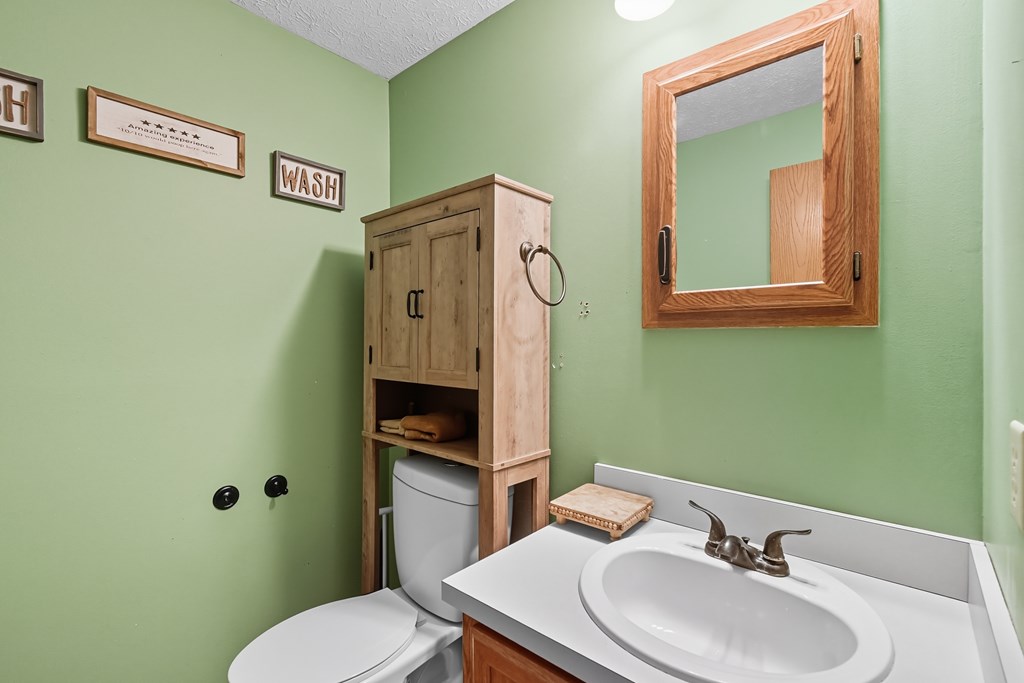 1260 Thrush Road, Crestline, Ohio 44827, 5 Bedrooms Bedrooms, ,2 BathroomsBathrooms,Residential,For Sale,Thrush Road,9069453