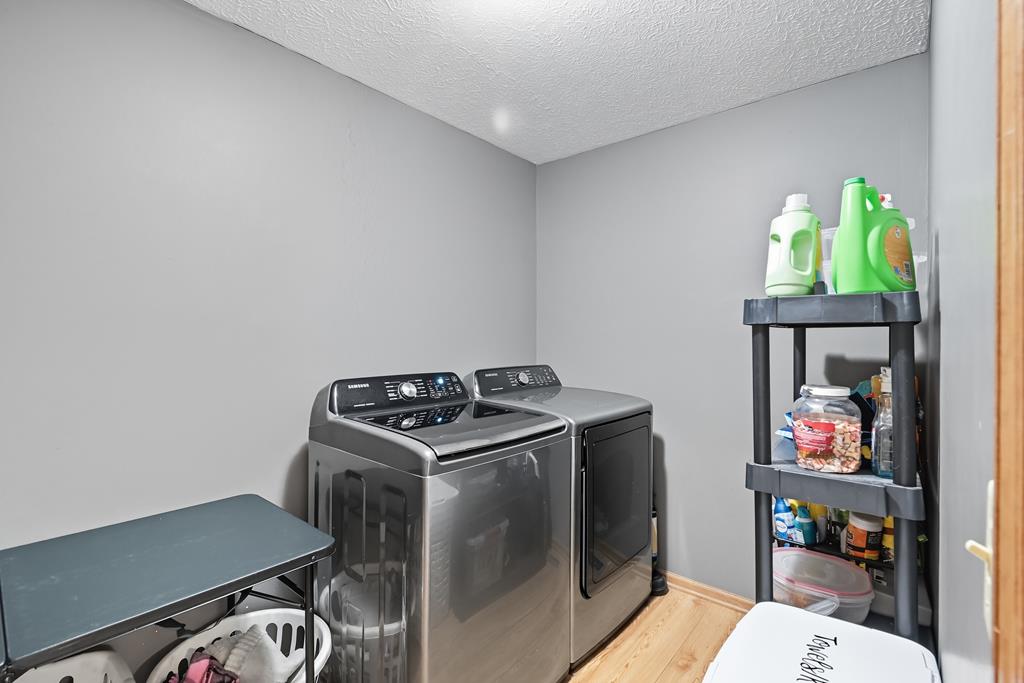 1260 Thrush Road, Crestline, Ohio 44827, 5 Bedrooms Bedrooms, ,2 BathroomsBathrooms,Residential,For Sale,Thrush Road,9069453