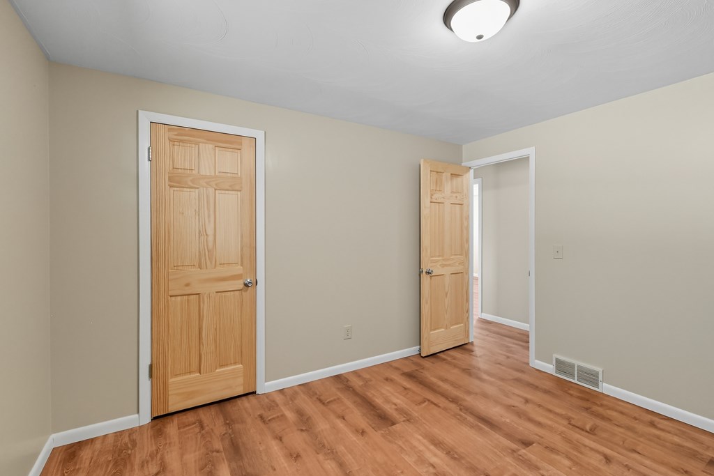 2670 E Kings Corners Road East, Lexington, Ohio 44904, 3 Bedrooms Bedrooms, ,2 BathroomsBathrooms,Residential,For Sale,Kings Corners Road East,9069469