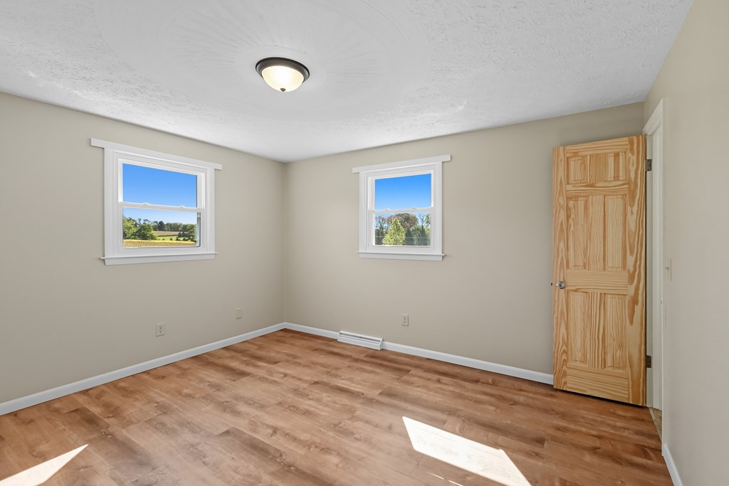 2670 E Kings Corners Road East, Lexington, Ohio 44904, 3 Bedrooms Bedrooms, ,2 BathroomsBathrooms,Residential,For Sale,Kings Corners Road East,9069469