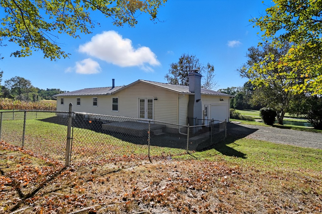 2670 E Kings Corners Road East, Lexington, Ohio 44904, 3 Bedrooms Bedrooms, ,2 BathroomsBathrooms,Residential,For Sale,Kings Corners Road East,9069469