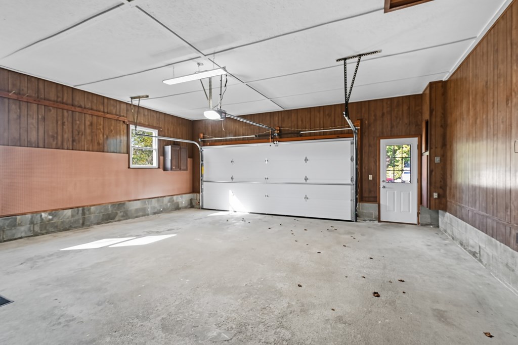 2670 E Kings Corners Road East, Lexington, Ohio 44904, 3 Bedrooms Bedrooms, ,2 BathroomsBathrooms,Residential,For Sale,Kings Corners Road East,9069469