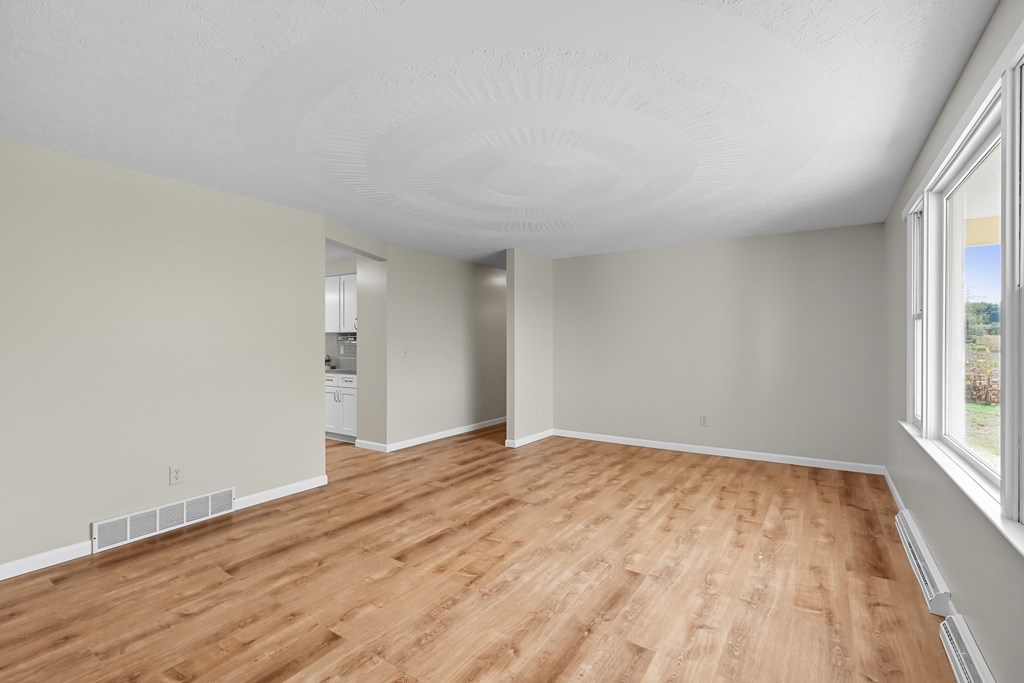 2670 E Kings Corners Road East, Lexington, Ohio 44904, 3 Bedrooms Bedrooms, ,2 BathroomsBathrooms,Residential,For Sale,Kings Corners Road East,9069469