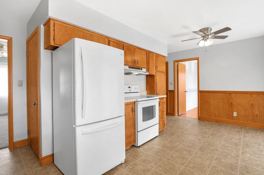 325 W Liberty Street, Bucyrus, Ohio 44820, 3 Bedrooms Bedrooms, ,1 BathroomBathrooms,Residential,For Sale,Liberty Street,9069470