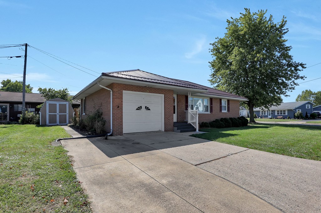 325 W Liberty Street, Bucyrus, Ohio 44820, 3 Bedrooms Bedrooms, ,1 BathroomBathrooms,Residential,For Sale,Liberty Street,9069470