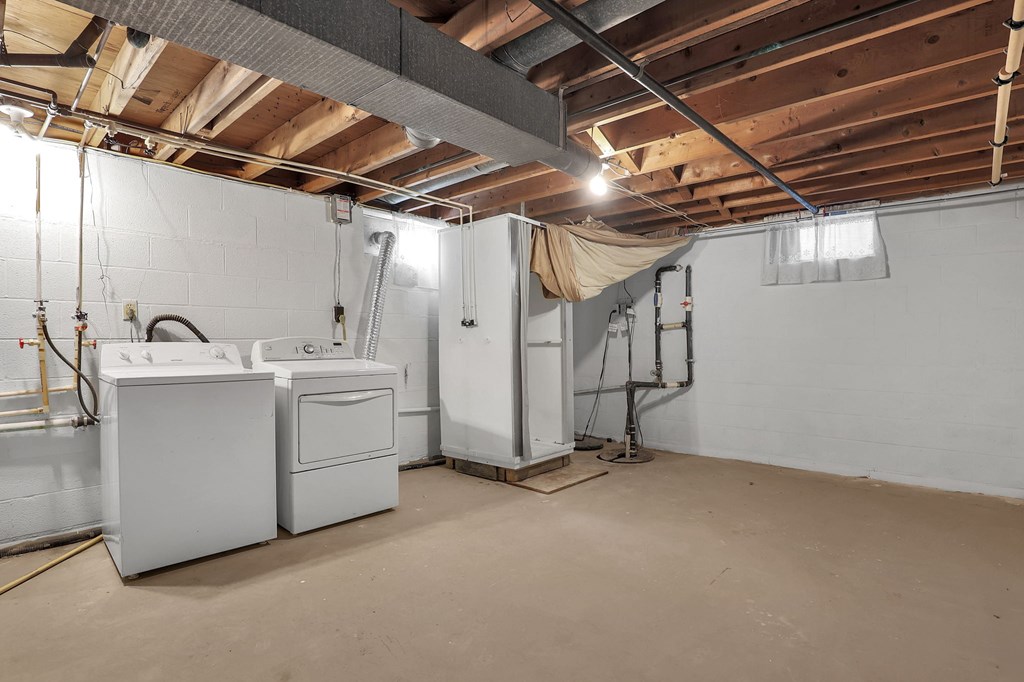 325 W Liberty Street, Bucyrus, Ohio 44820, 3 Bedrooms Bedrooms, ,1 BathroomBathrooms,Residential,For Sale,Liberty Street,9069470