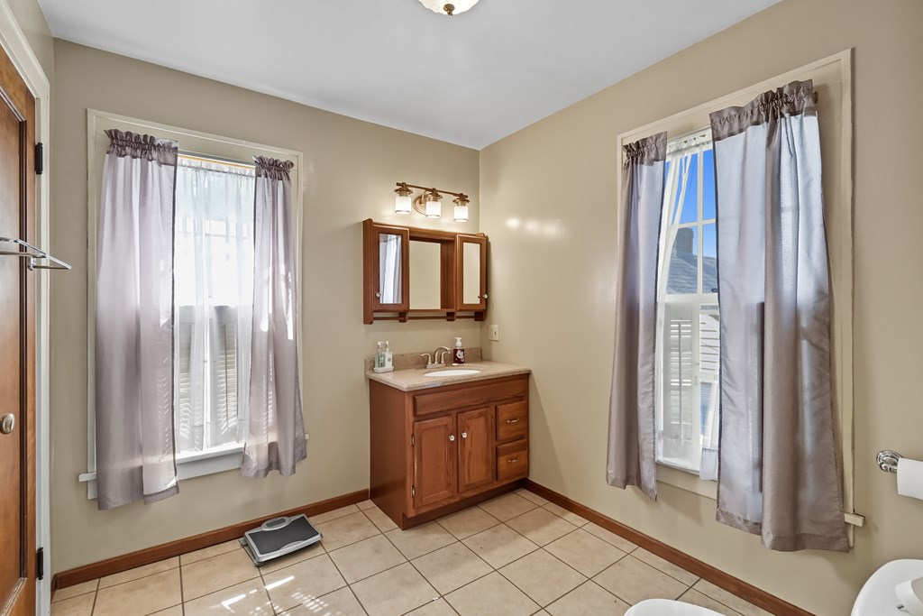 246 Main Street, Shelby, Ohio 44875, 3 Bedrooms Bedrooms, ,1 BathroomBathrooms,Residential,For Sale,Main Street,9069488