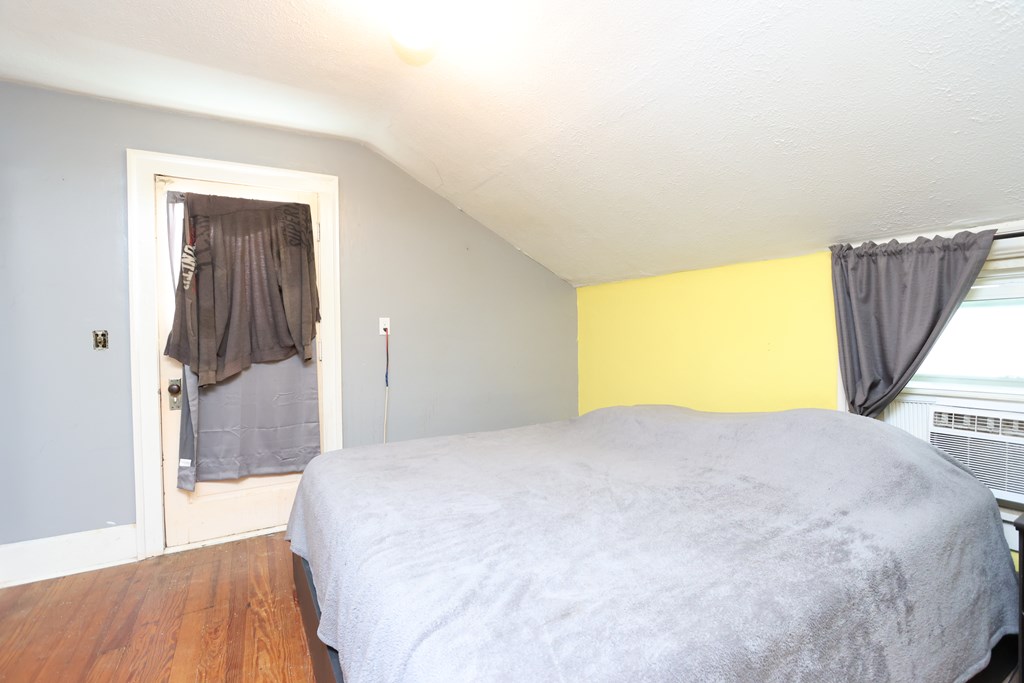 588 N Michigan Avenue, Mansfield, Ohio 44905, 5 Bedrooms Bedrooms, ,2 BathroomsBathrooms,Residential,For Sale,Michigan Avenue,9069507