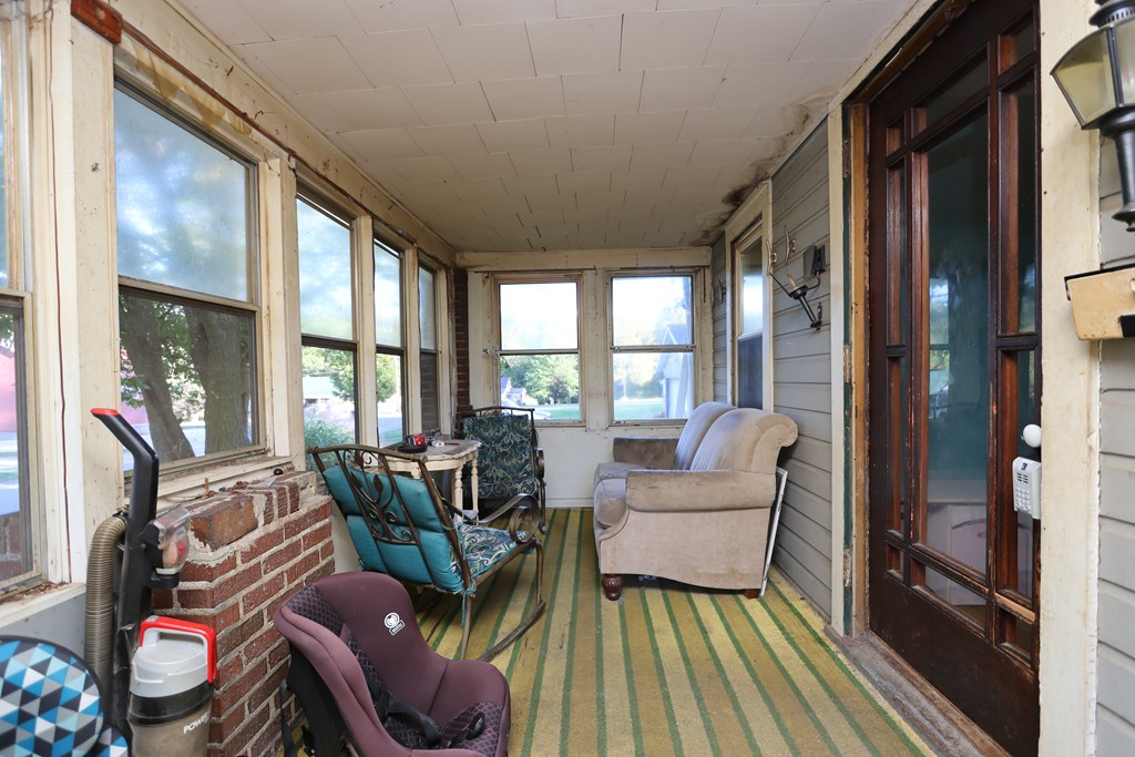 588 N Michigan Avenue, Mansfield, Ohio 44905, 5 Bedrooms Bedrooms, ,2 BathroomsBathrooms,Residential,For Sale,Michigan Avenue,9069507