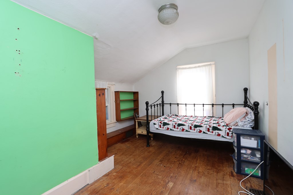 588 N Michigan Avenue, Mansfield, Ohio 44905, 5 Bedrooms Bedrooms, ,2 BathroomsBathrooms,Residential,For Sale,Michigan Avenue,9069507