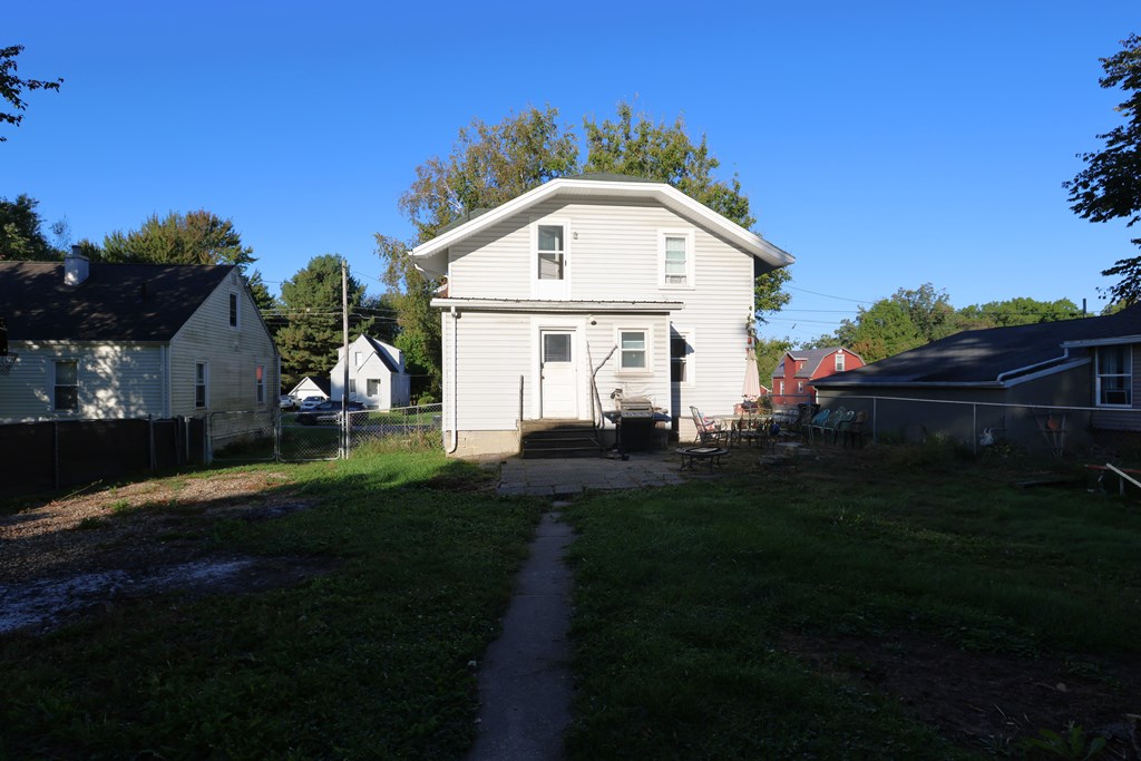 588 N Michigan Avenue, Mansfield, Ohio 44905, 5 Bedrooms Bedrooms, ,2 BathroomsBathrooms,Residential,For Sale,Michigan Avenue,9069507
