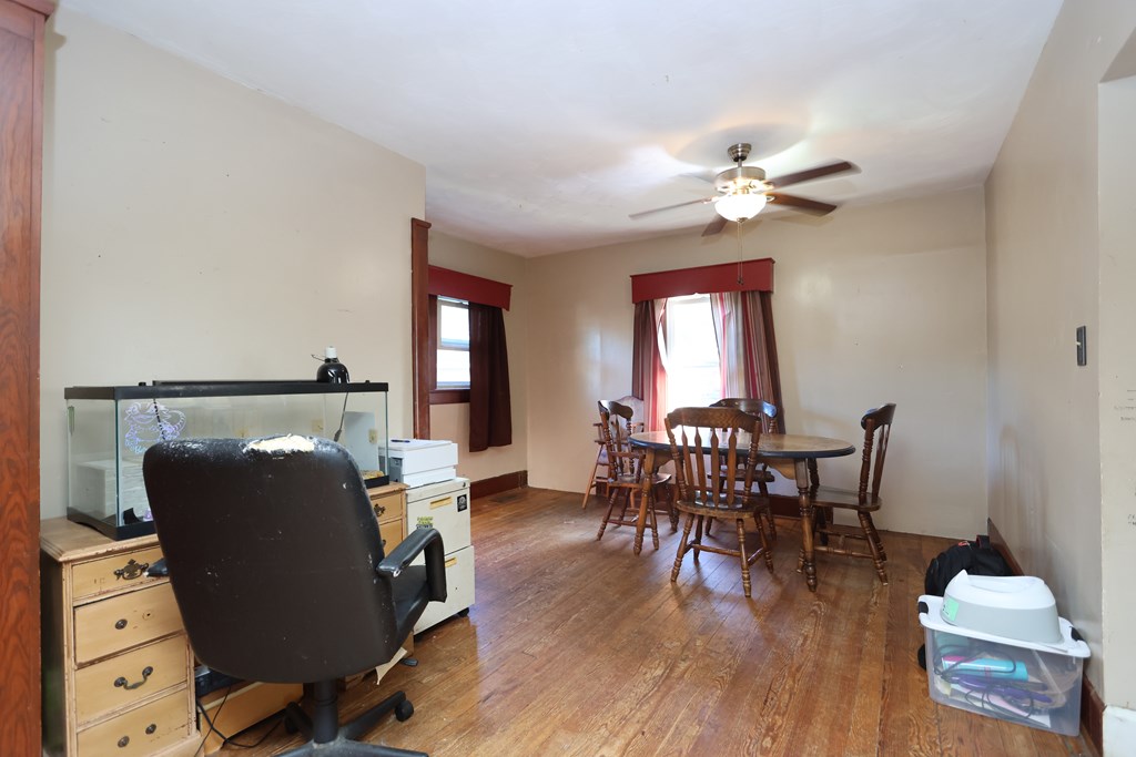 588 N Michigan Avenue, Mansfield, Ohio 44905, 5 Bedrooms Bedrooms, ,2 BathroomsBathrooms,Residential,For Sale,Michigan Avenue,9069507