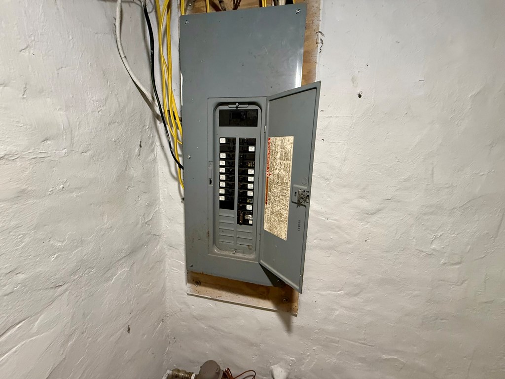 319 Altamont, Mansfield, Ohio 44902, 2 Bedrooms Bedrooms, ,1 BathroomBathrooms,Residential,For Sale,Altamont,9069509