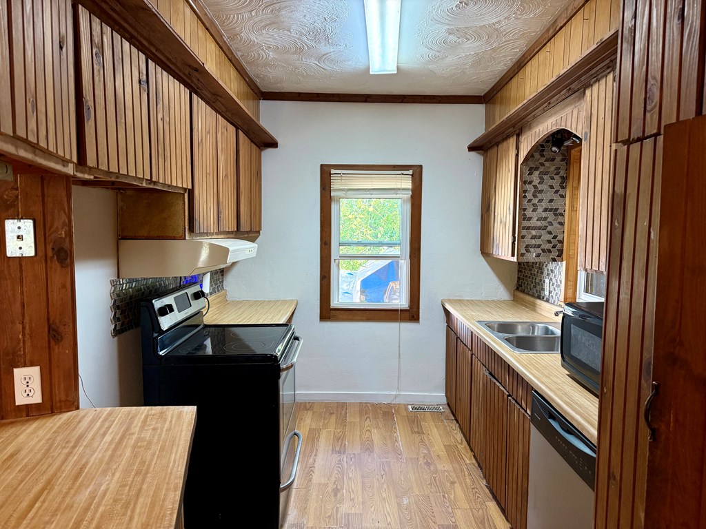 319 Altamont, Mansfield, Ohio 44902, 2 Bedrooms Bedrooms, ,1 BathroomBathrooms,Residential,For Sale,Altamont,9069509