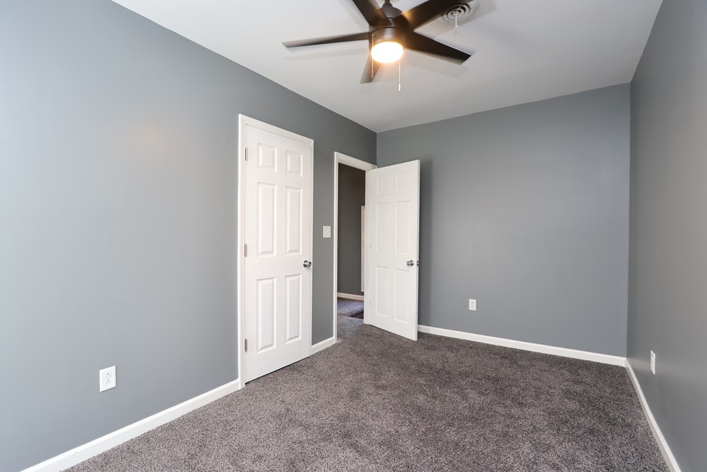 402 W Pearl Street, Willard, Ohio 44890, 2 Bedrooms Bedrooms, ,1 BathroomBathrooms,Residential,For Sale,Pearl Street,9069510