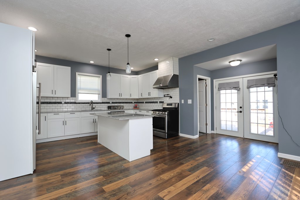 402 W Pearl Street, Willard, Ohio 44890, 2 Bedrooms Bedrooms, ,1 BathroomBathrooms,Residential,For Sale,Pearl Street,9069510