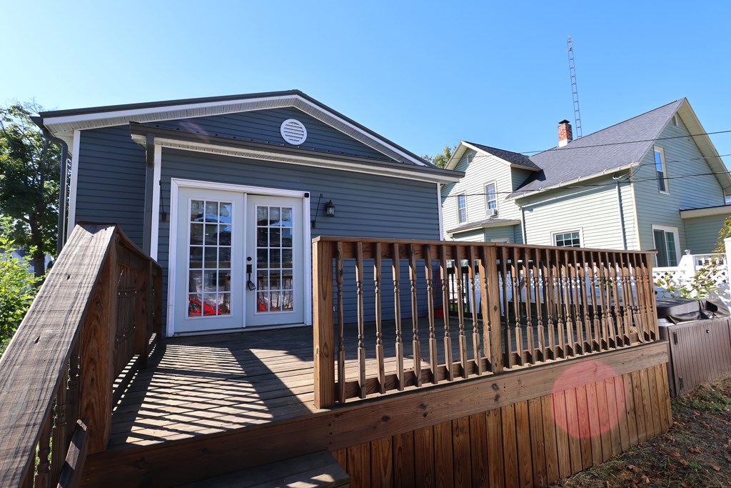 402 W Pearl Street, Willard, Ohio 44890, 2 Bedrooms Bedrooms, ,1 BathroomBathrooms,Residential,For Sale,Pearl Street,9069510