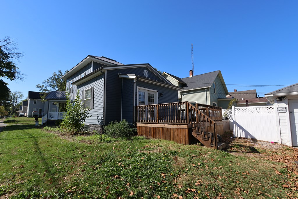 402 W Pearl Street, Willard, Ohio 44890, 2 Bedrooms Bedrooms, ,1 BathroomBathrooms,Residential,For Sale,Pearl Street,9069510