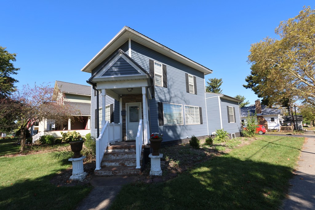 402 W Pearl Street, Willard, Ohio 44890, 2 Bedrooms Bedrooms, ,1 BathroomBathrooms,Residential,For Sale,Pearl Street,9069510