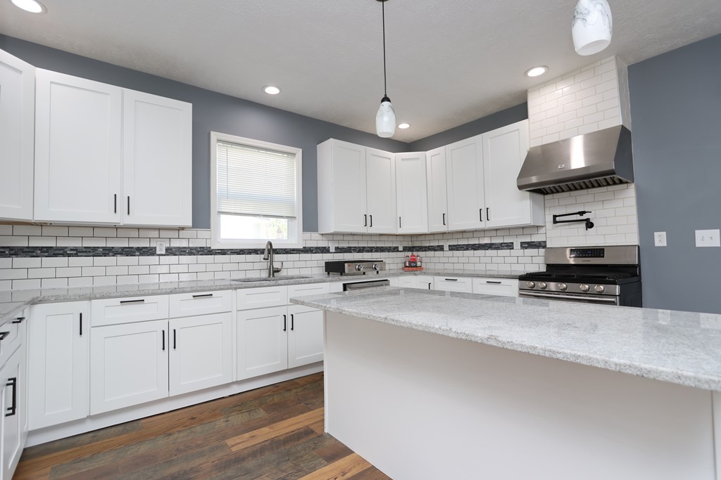 402 W Pearl Street, Willard, Ohio 44890, 2 Bedrooms Bedrooms, ,1 BathroomBathrooms,Residential,For Sale,Pearl Street,9069510