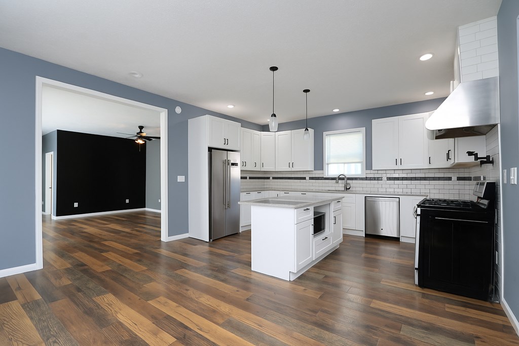 402 W Pearl Street, Willard, Ohio 44890, 2 Bedrooms Bedrooms, ,1 BathroomBathrooms,Residential,For Sale,Pearl Street,9069510