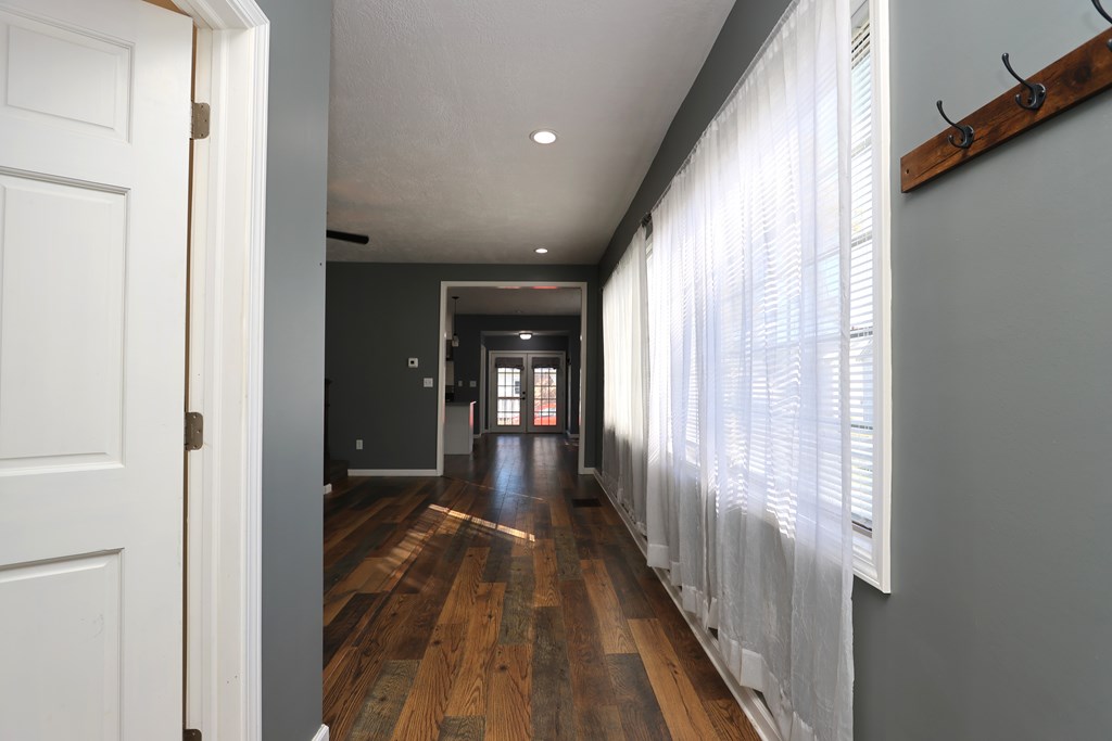 402 W Pearl Street, Willard, Ohio 44890, 2 Bedrooms Bedrooms, ,1 BathroomBathrooms,Residential,For Sale,Pearl Street,9069510