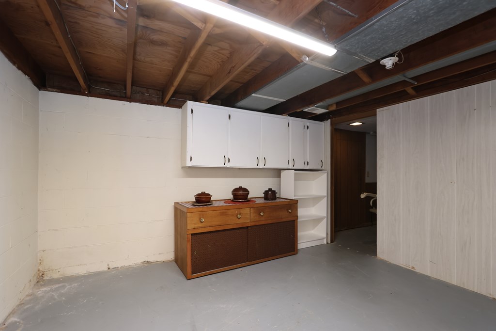 395 Auburn Street, Mansfield, Ohio 44902, 4 Bedrooms Bedrooms, ,2 BathroomsBathrooms,Residential,For Sale,Auburn Street,9069529