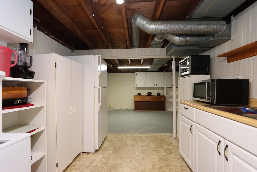395 Auburn Street, Mansfield, Ohio 44902, 4 Bedrooms Bedrooms, ,2 BathroomsBathrooms,Residential,For Sale,Auburn Street,9069529