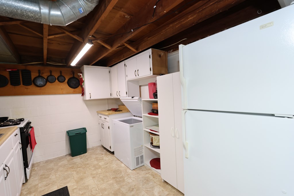 395 Auburn Street, Mansfield, Ohio 44902, 4 Bedrooms Bedrooms, ,2 BathroomsBathrooms,Residential,For Sale,Auburn Street,9069529