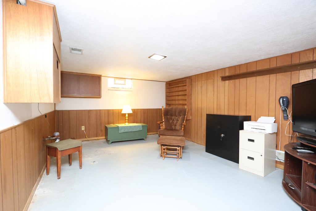 395 Auburn Street, Mansfield, Ohio 44902, 4 Bedrooms Bedrooms, ,2 BathroomsBathrooms,Residential,For Sale,Auburn Street,9069529