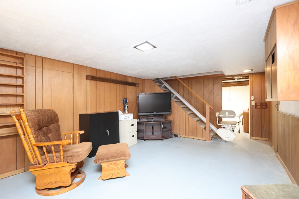 395 Auburn Street, Mansfield, Ohio 44902, 4 Bedrooms Bedrooms, ,2 BathroomsBathrooms,Residential,For Sale,Auburn Street,9069529