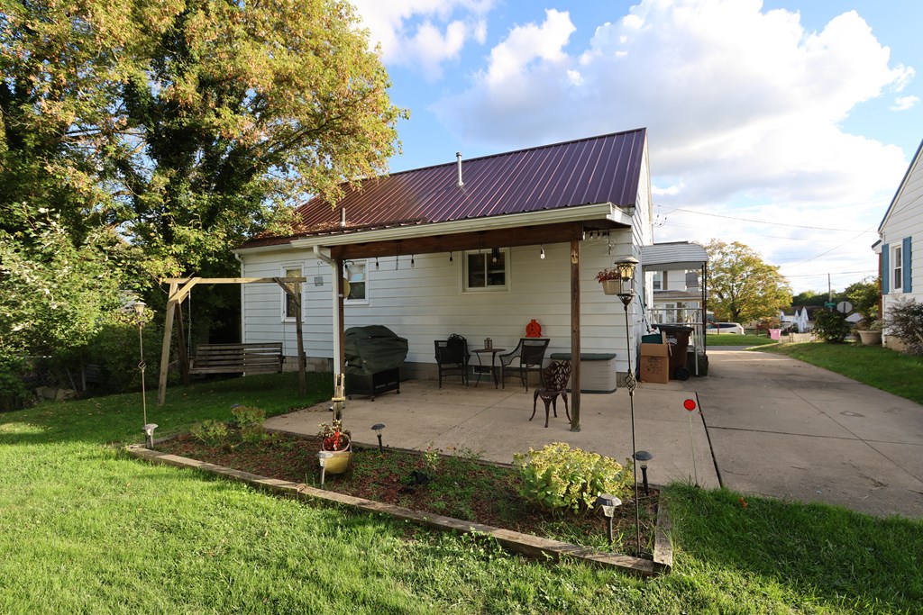 395 Auburn Street, Mansfield, Ohio 44902, 4 Bedrooms Bedrooms, ,2 BathroomsBathrooms,Residential,For Sale,Auburn Street,9069529