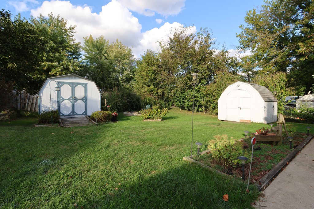 395 Auburn Street, Mansfield, Ohio 44902, 4 Bedrooms Bedrooms, ,2 BathroomsBathrooms,Residential,For Sale,Auburn Street,9069529