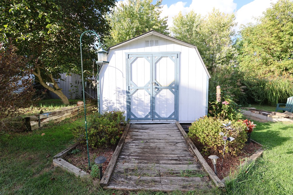 395 Auburn Street, Mansfield, Ohio 44902, 4 Bedrooms Bedrooms, ,2 BathroomsBathrooms,Residential,For Sale,Auburn Street,9069529