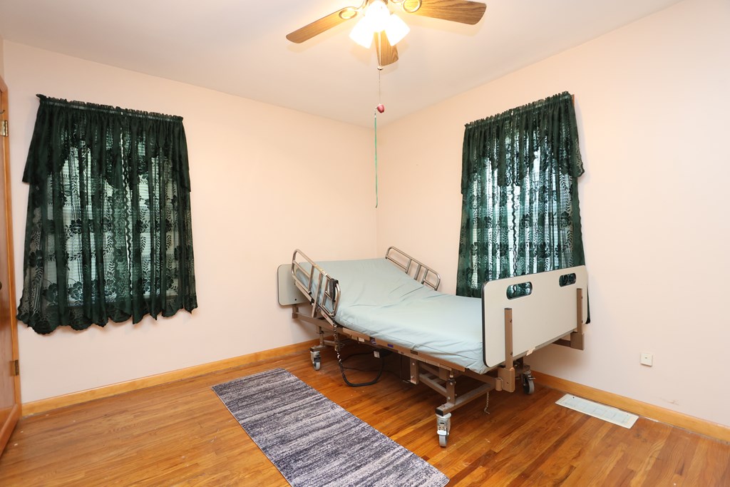 395 Auburn Street, Mansfield, Ohio 44902, 4 Bedrooms Bedrooms, ,2 BathroomsBathrooms,Residential,For Sale,Auburn Street,9069529