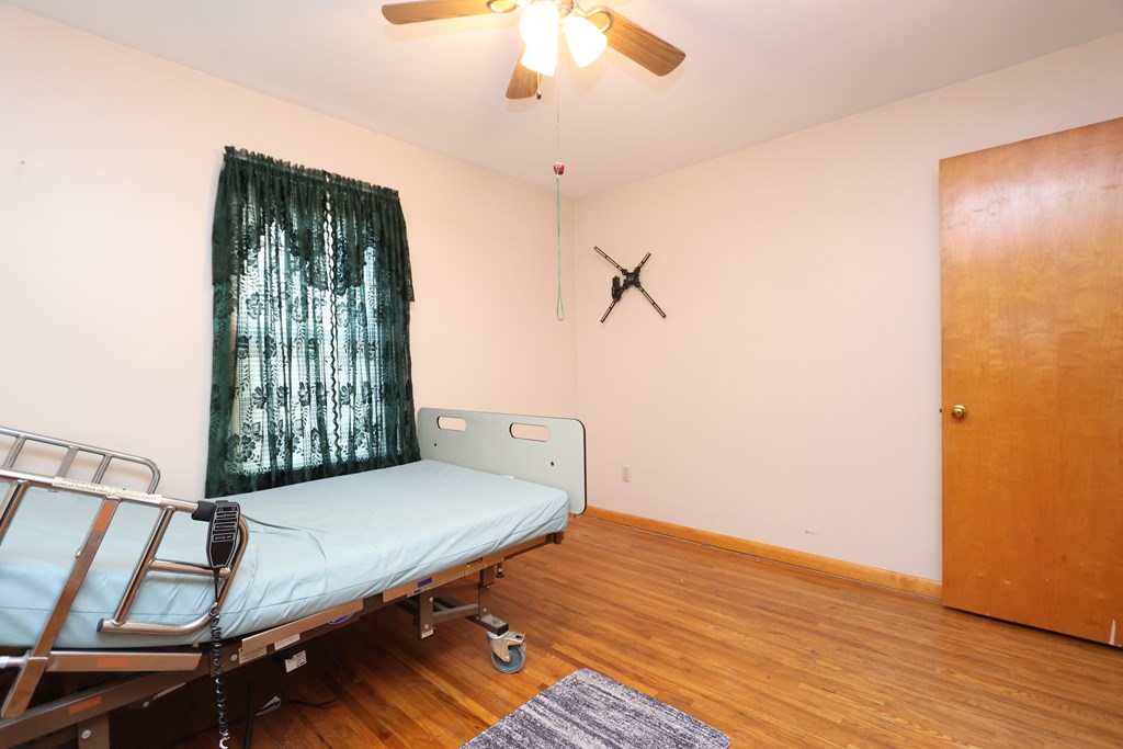 395 Auburn Street, Mansfield, Ohio 44902, 4 Bedrooms Bedrooms, ,2 BathroomsBathrooms,Residential,For Sale,Auburn Street,9069529