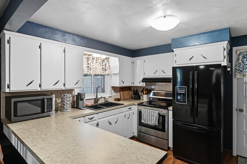 36 S Ridge Road, Mansfield, Ohio 44905, 2 Bedrooms Bedrooms, ,1 BathroomBathrooms,Residential,For Sale,Ridge Road,9069527